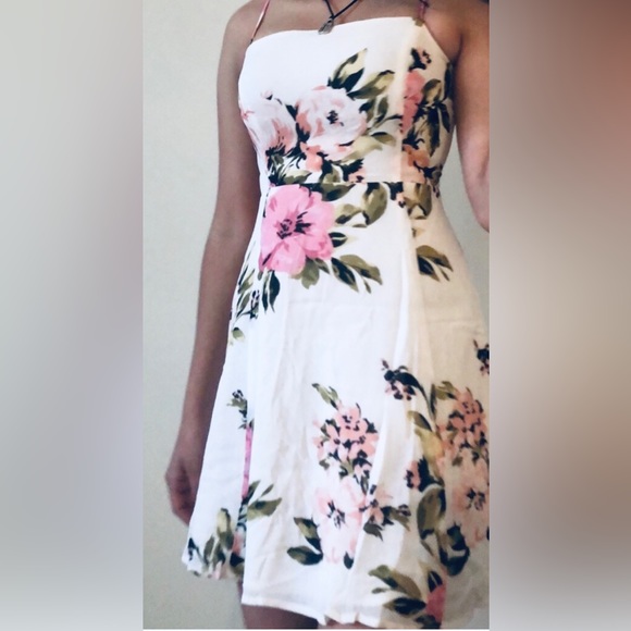 NWT Dynamite Floral White Casual / Semi Formal Summer Dress - Picture 1 of 12